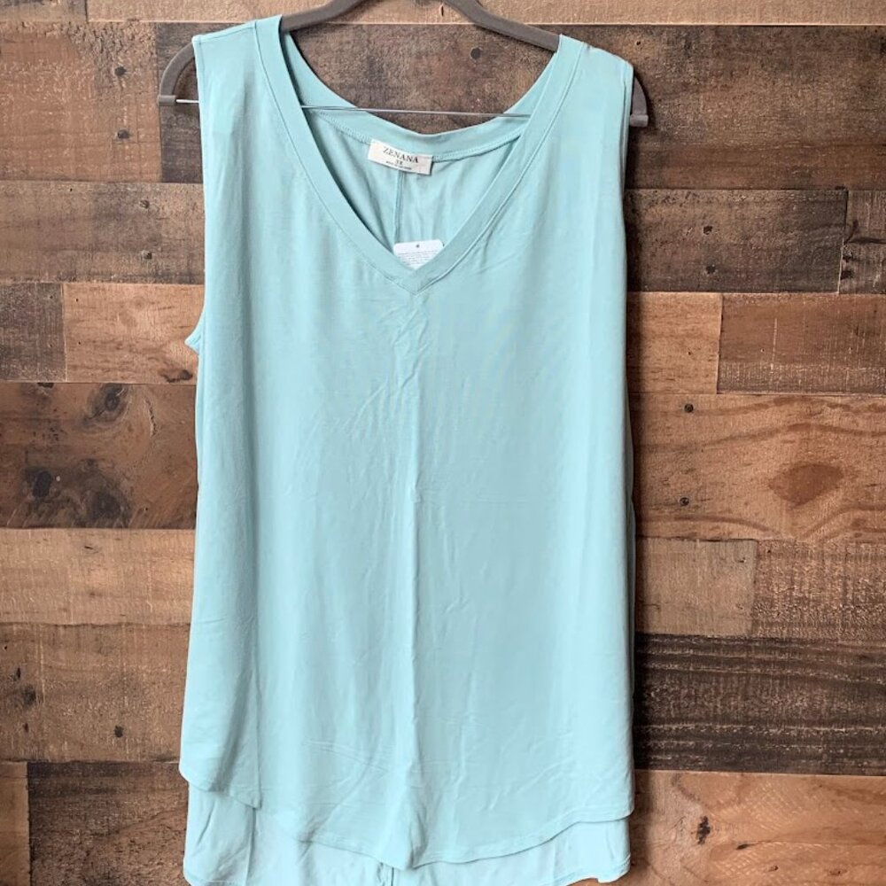 NWT Curvy Sleeveless Top
